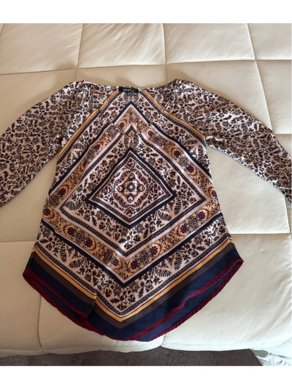 #0293 - Women's HEART N CRUSH Blouse M Beige Navy Floral Print